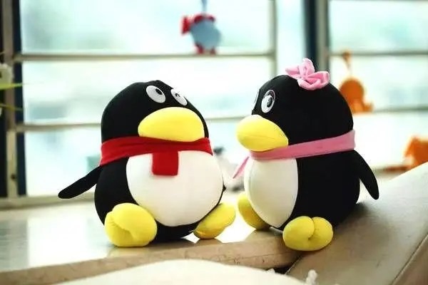 我想和人买个QQ号，他只绑定密保手机，说我给钱后把手机换成我的，但是有什么审核时间，还有实名认证?